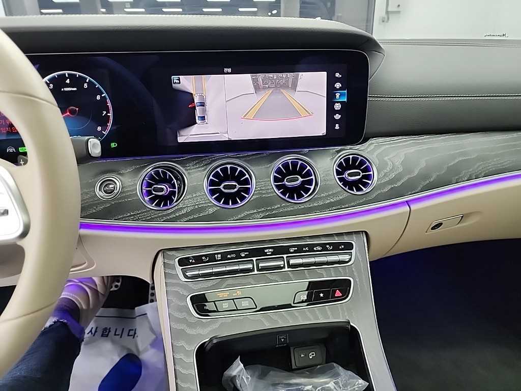 Mercedes Benz CLS Class - Vista 11