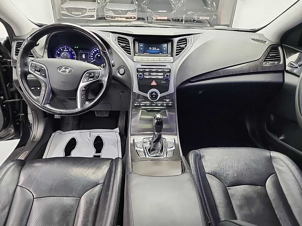 HYUNDAI Grandeur - Vista 7