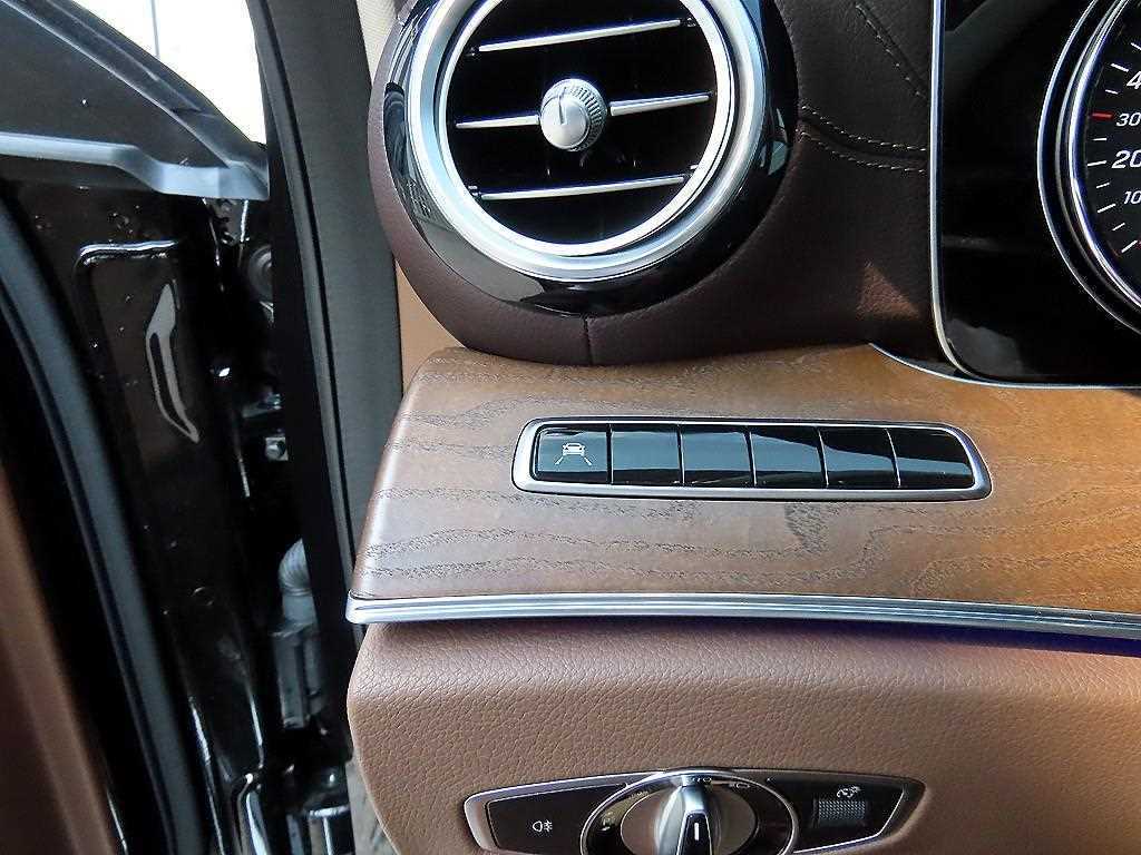 Mercedes Benz E class - Vista 11