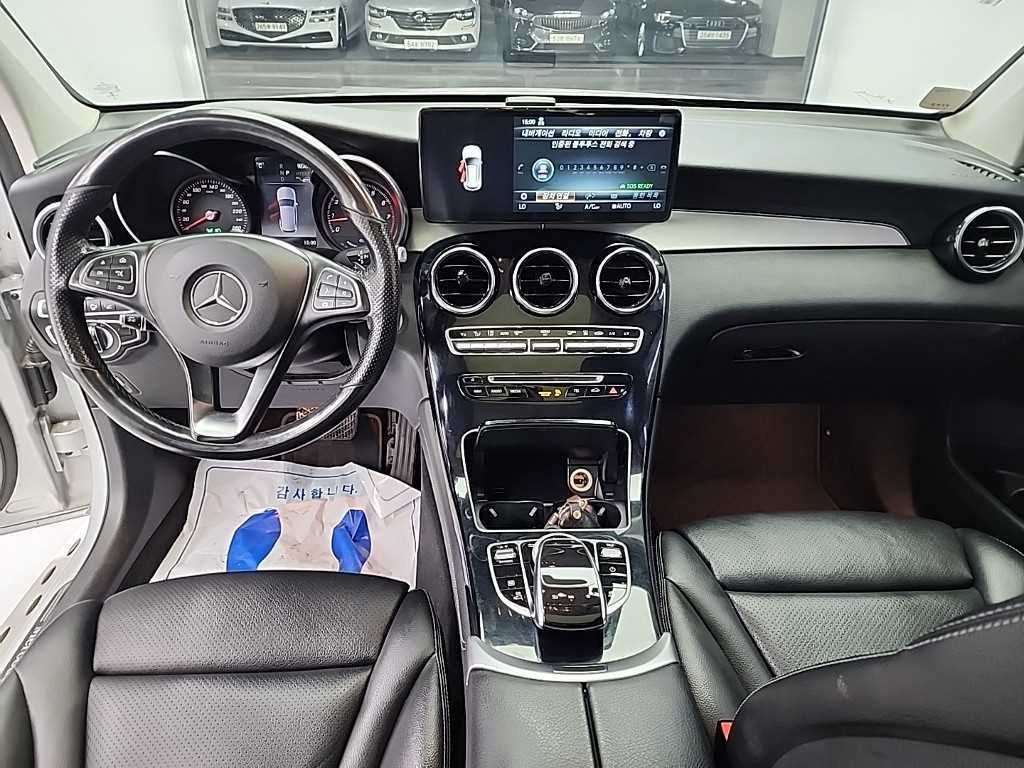 Mercedes Benz GLC Class - Vista 7