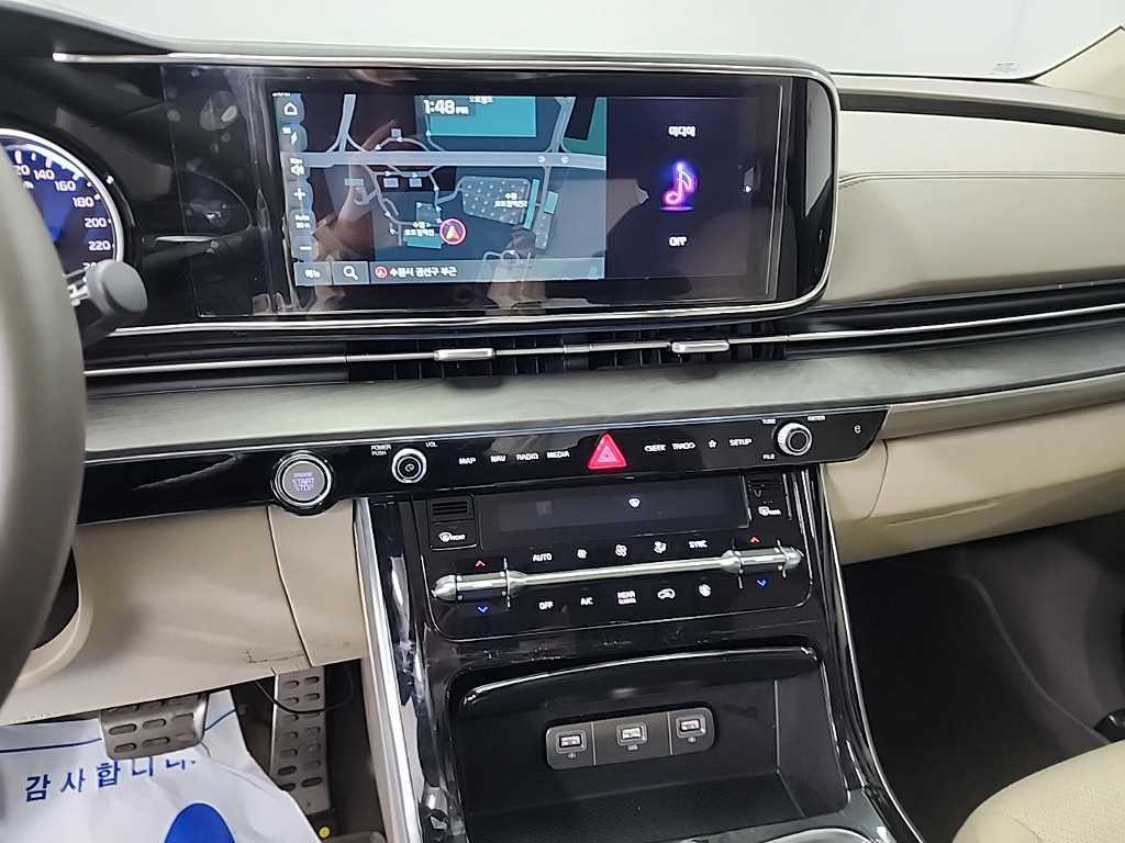 KIA Carnival - Vista 10