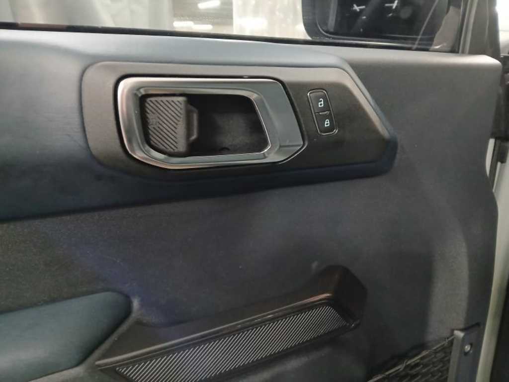 Ford Bronco - Vista 10