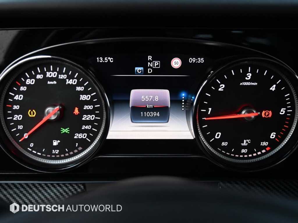 Mercedes Benz E class - Vista 8