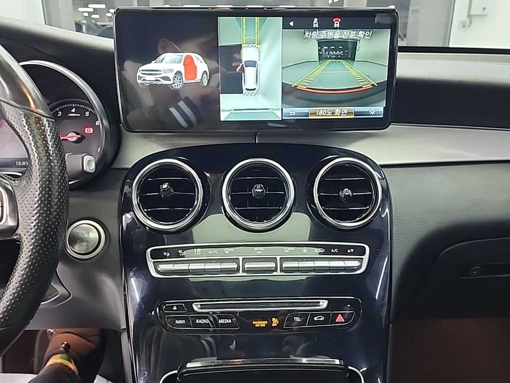 Mercedes Benz GLC Class - Vista 10