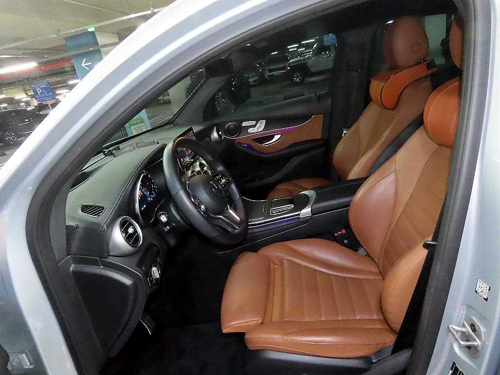 Mercedes Benz GLC Class - Vista 6