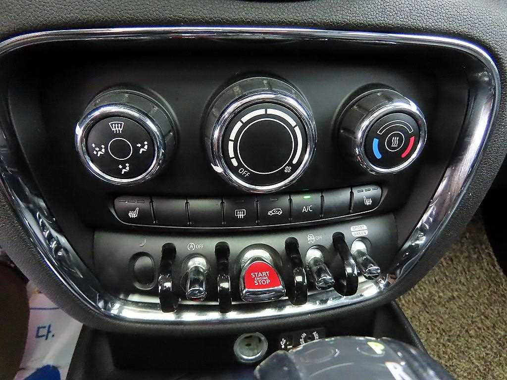 Mini Clubman - Vista 12