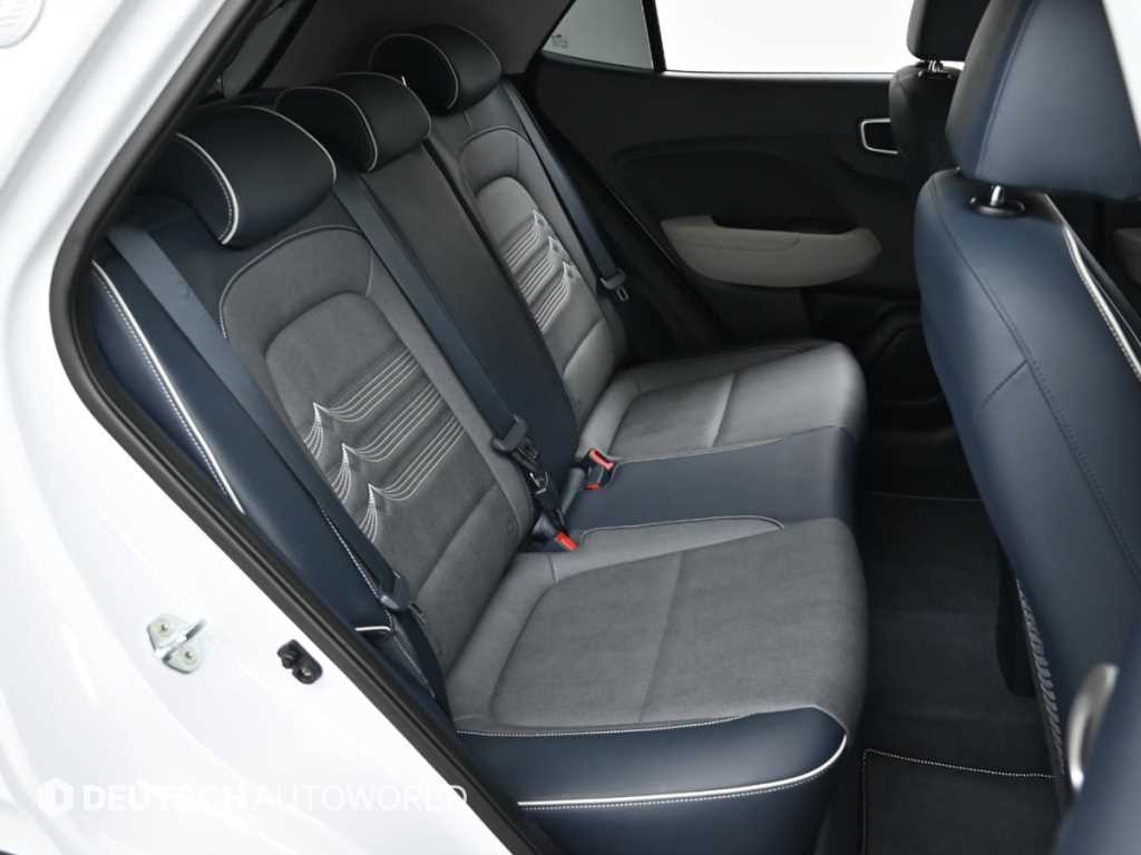 HYUNDAI Venue - Vista 12