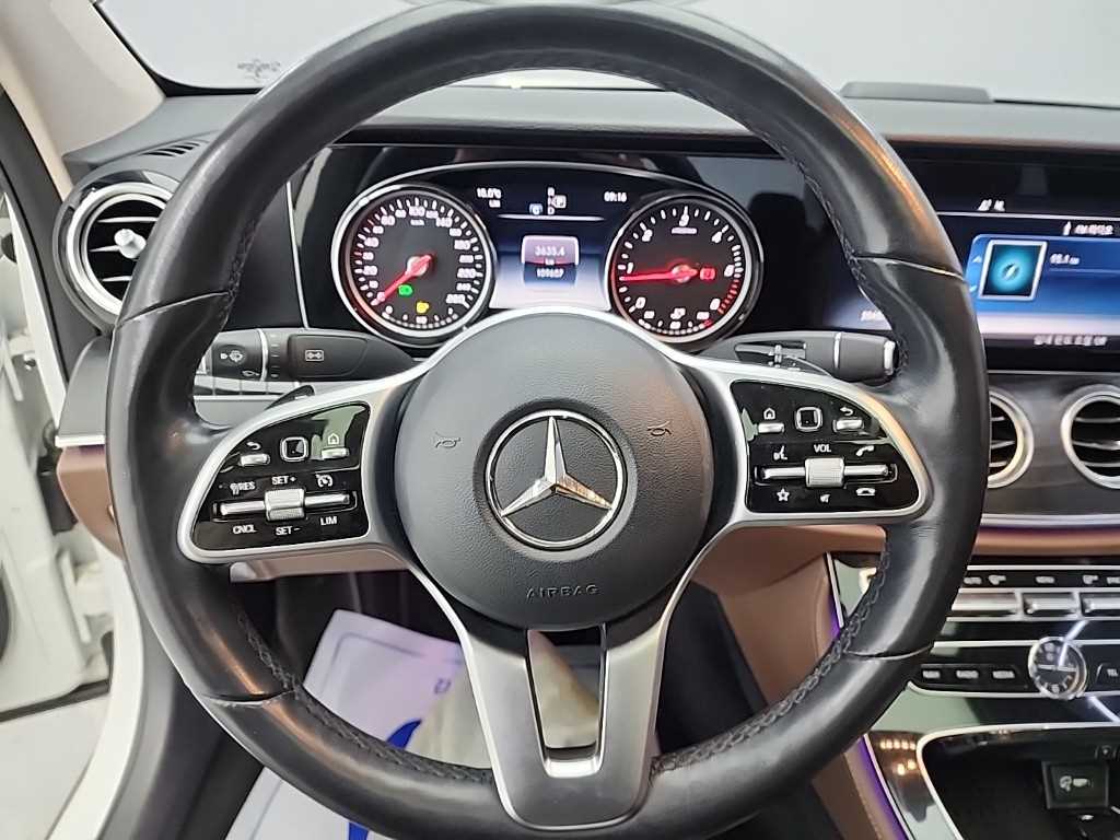 Mercedes Benz E class - Vista 6