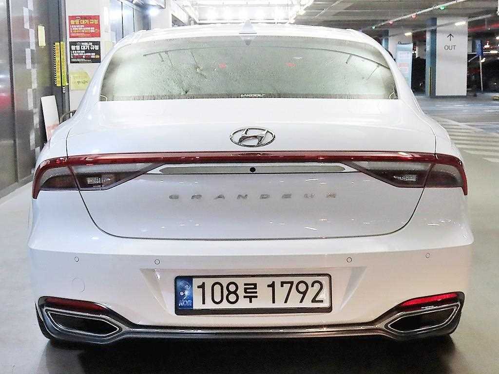 HYUNDAI Grandeur - Vista 6