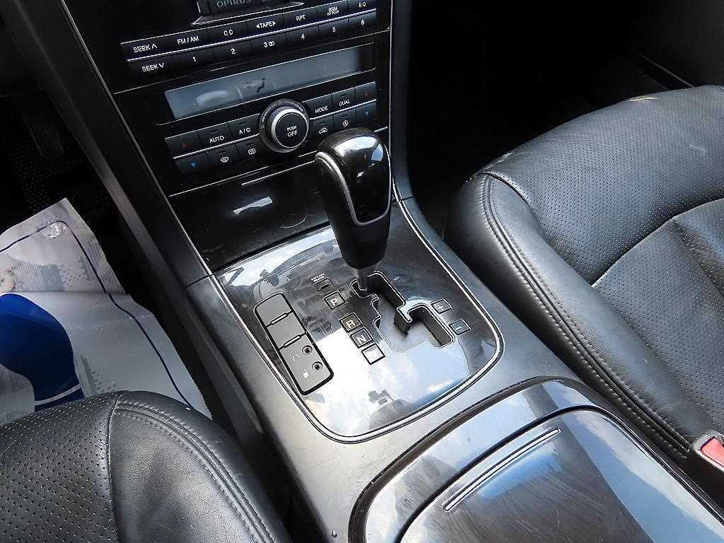 KIA Opirus - Vista 11