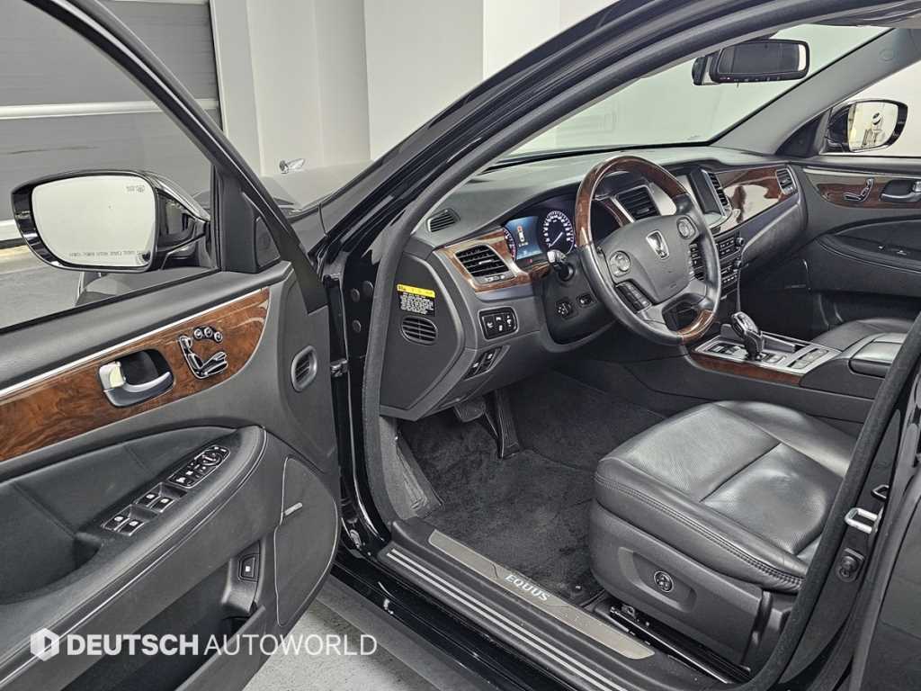 HYUNDAI Equus - Vista 11