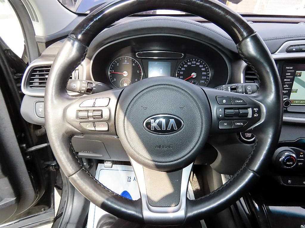 KIA Sorento - Vista 8