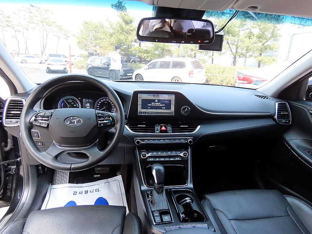 HYUNDAI Grandeur - Vista 7