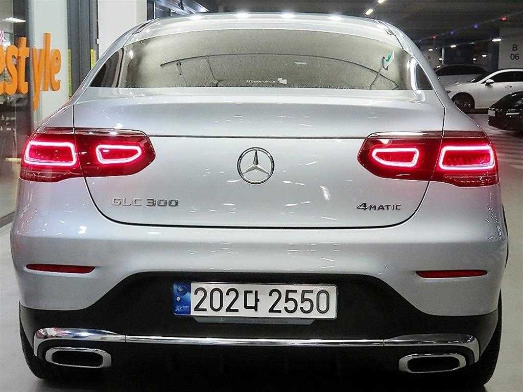 Mercedes Benz GLC Class - Vista 5