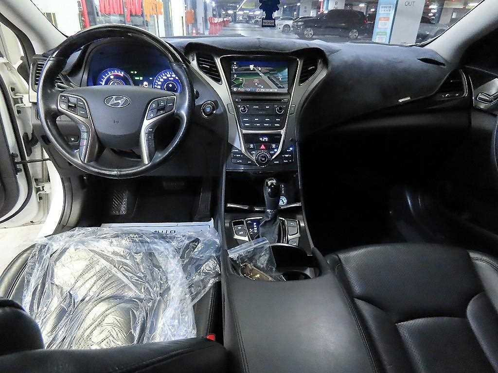 HYUNDAI Grandeur - Vista 10