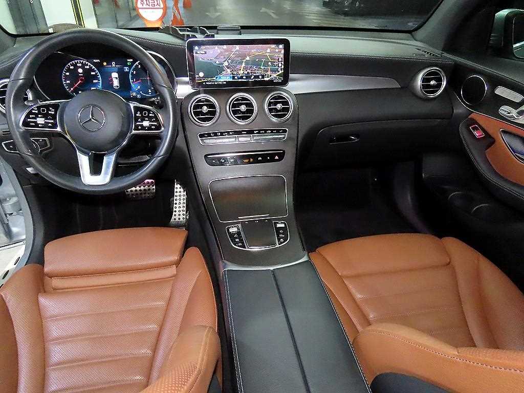 Mercedes Benz GLC Class - Vista 10