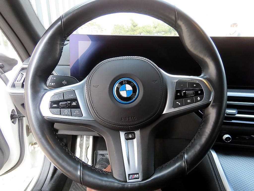 BMW i4 - Vista 8