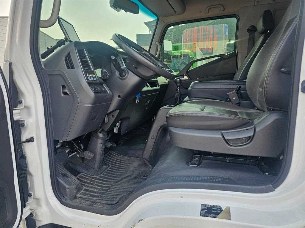 medium and large cargo truck - Vista 12