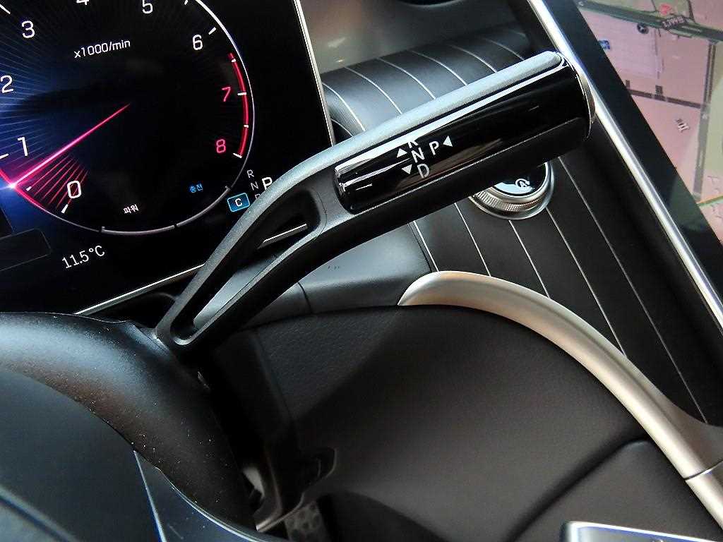 Mercedes Benz GLC Class - Vista 10