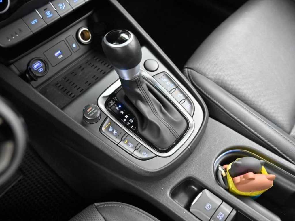 HYUNDAI Kona - Vista 9