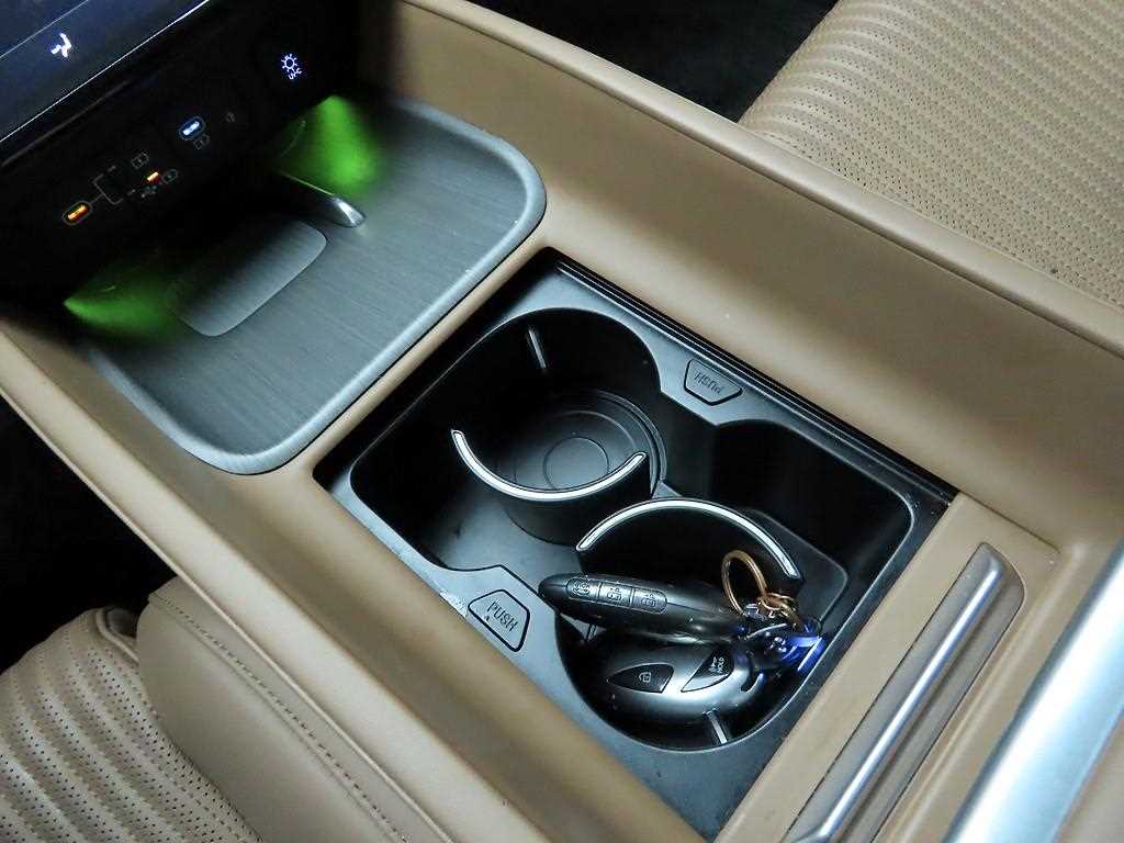 HYUNDAI Grandeur - Vista 11