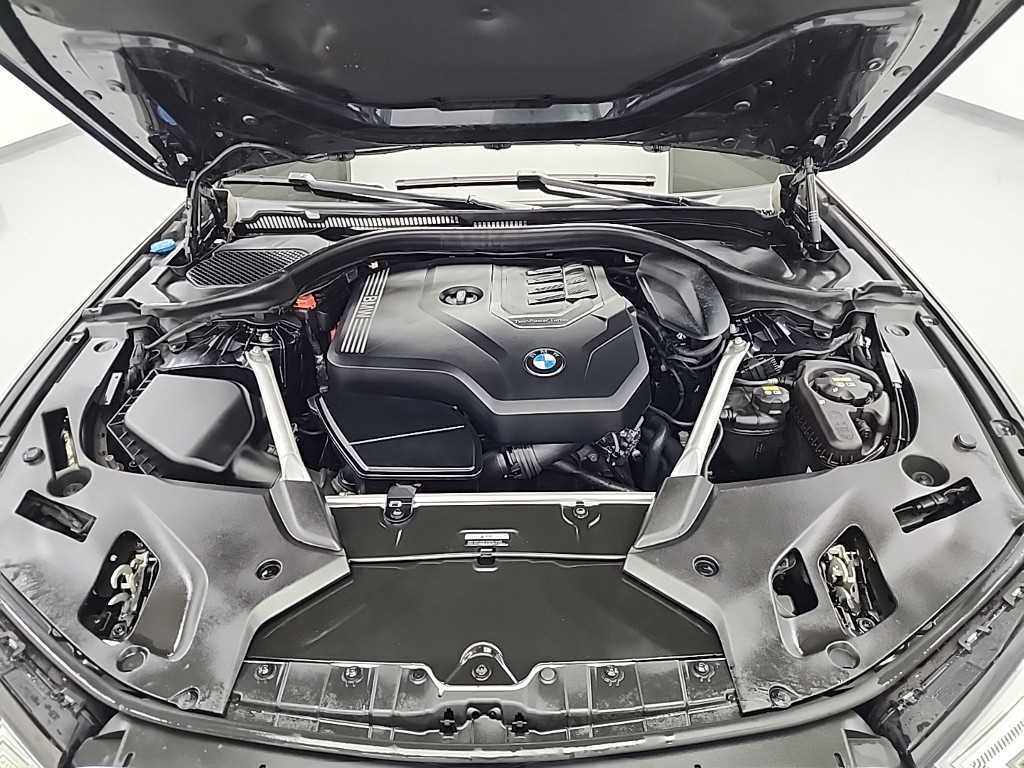 BMW 5 Series - Vista 5