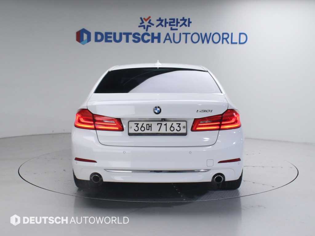 BMW 5 Series - Vista 4