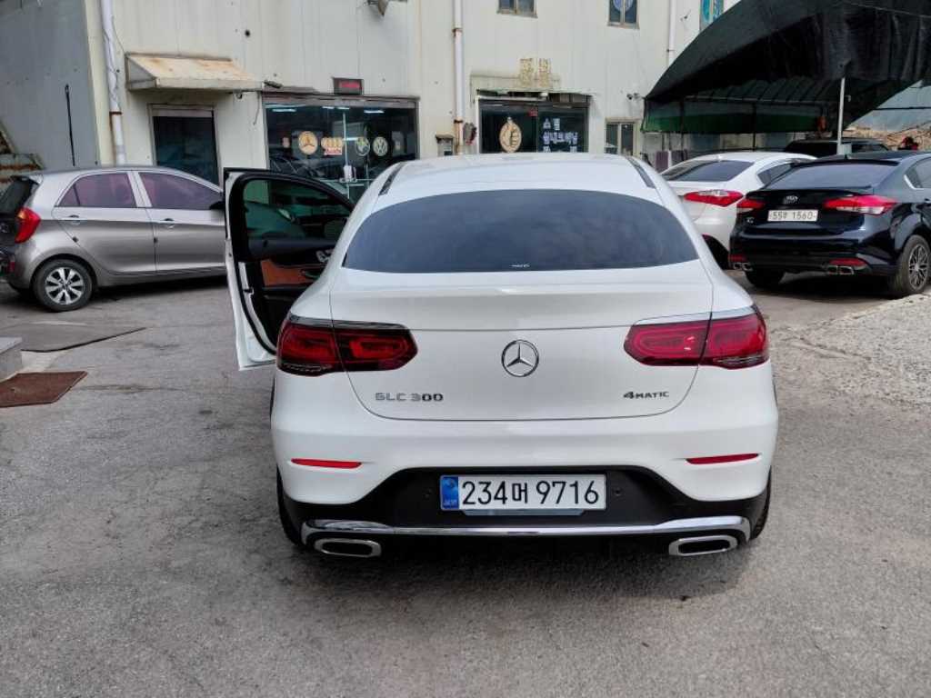 Mercedes Benz GLC Class - Vista 4