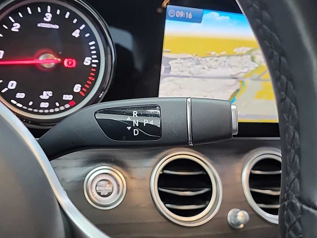 Mercedes Benz E class - Vista 5