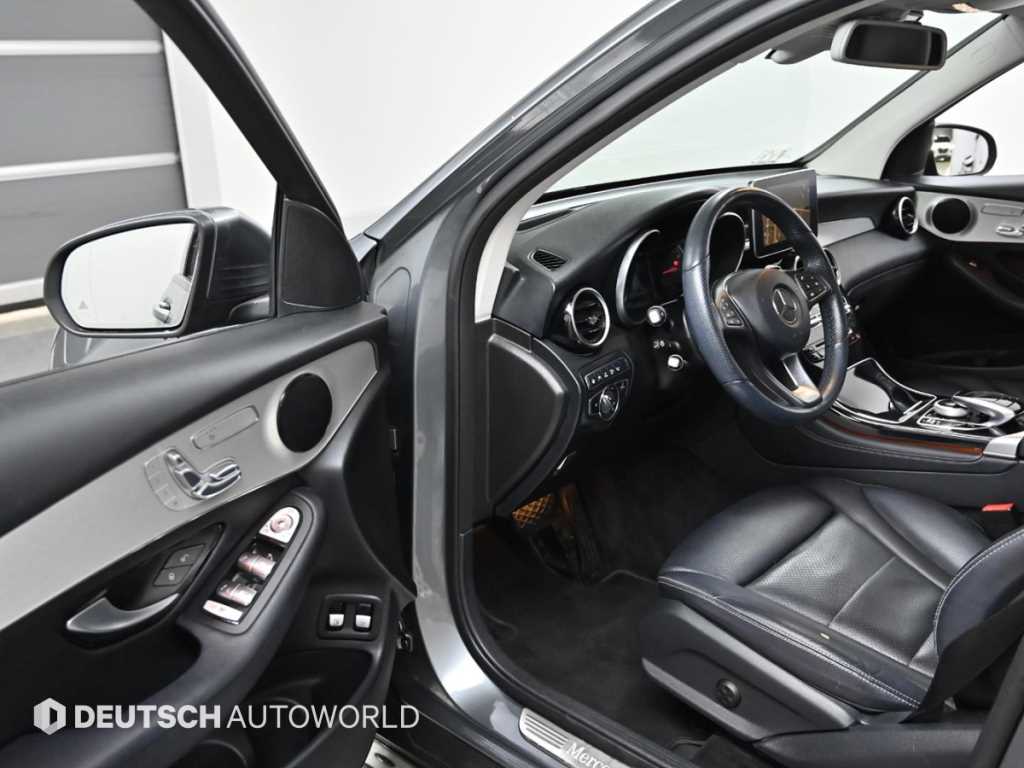 Mercedes Benz GLC Class - Vista 11