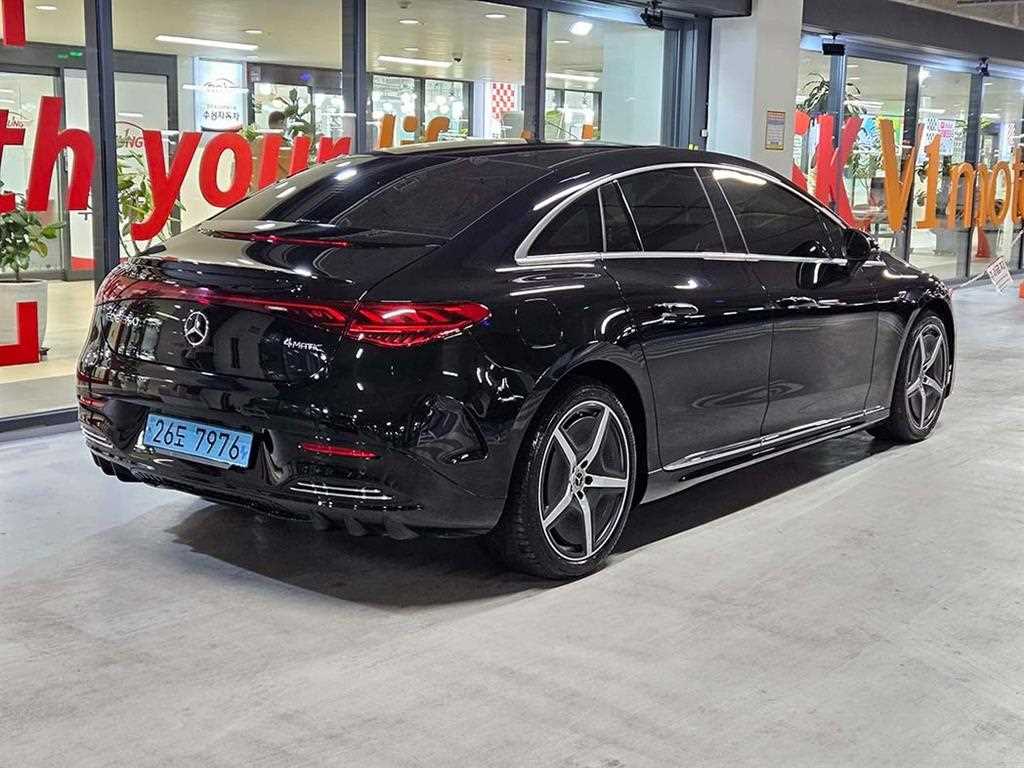 Mercedes Benz EQE - Vista 4