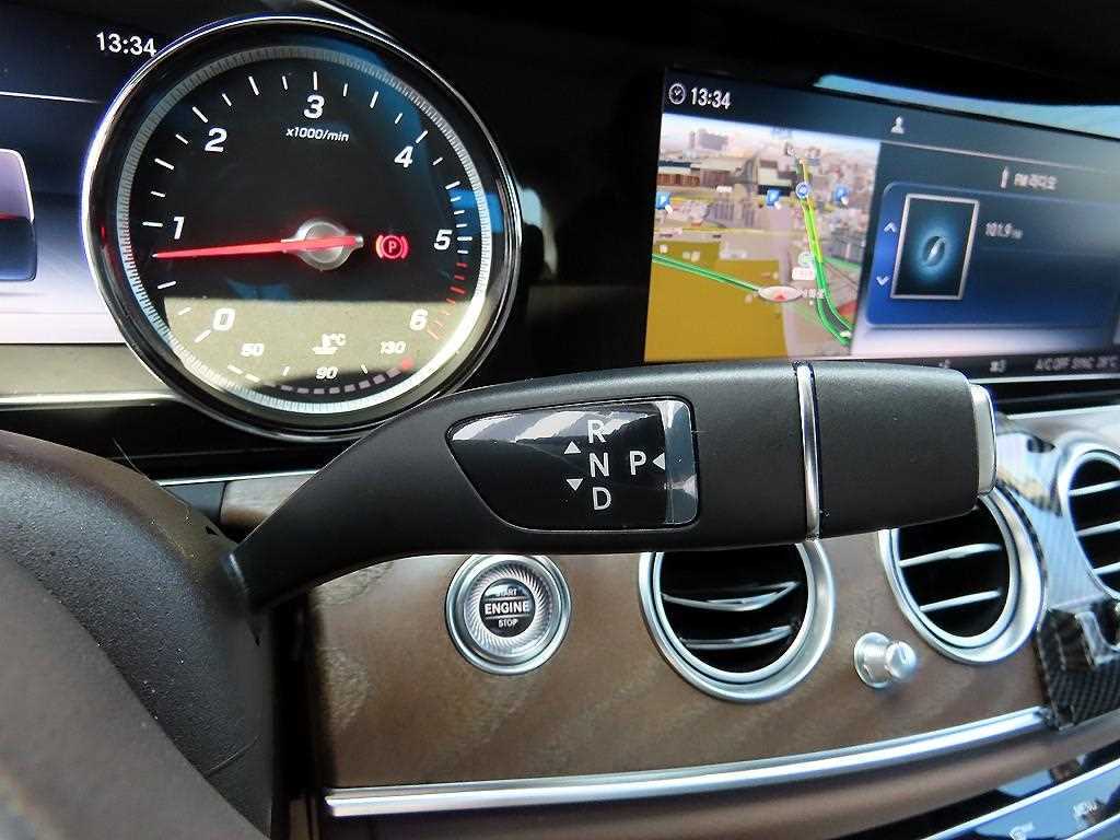 Mercedes Benz E class - Vista 10