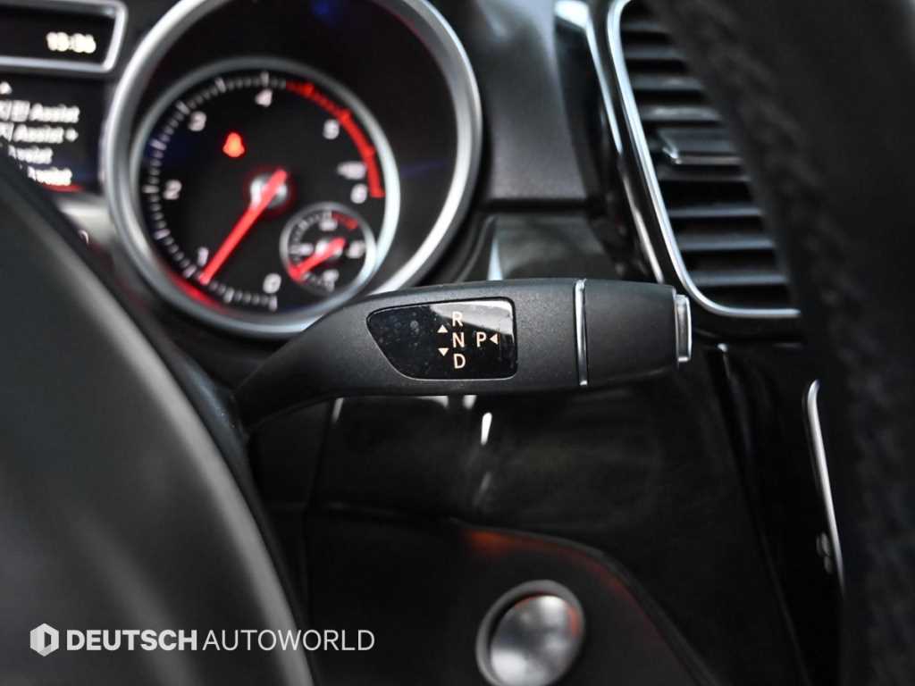 Mercedes Benz GLE Class - Vista 9