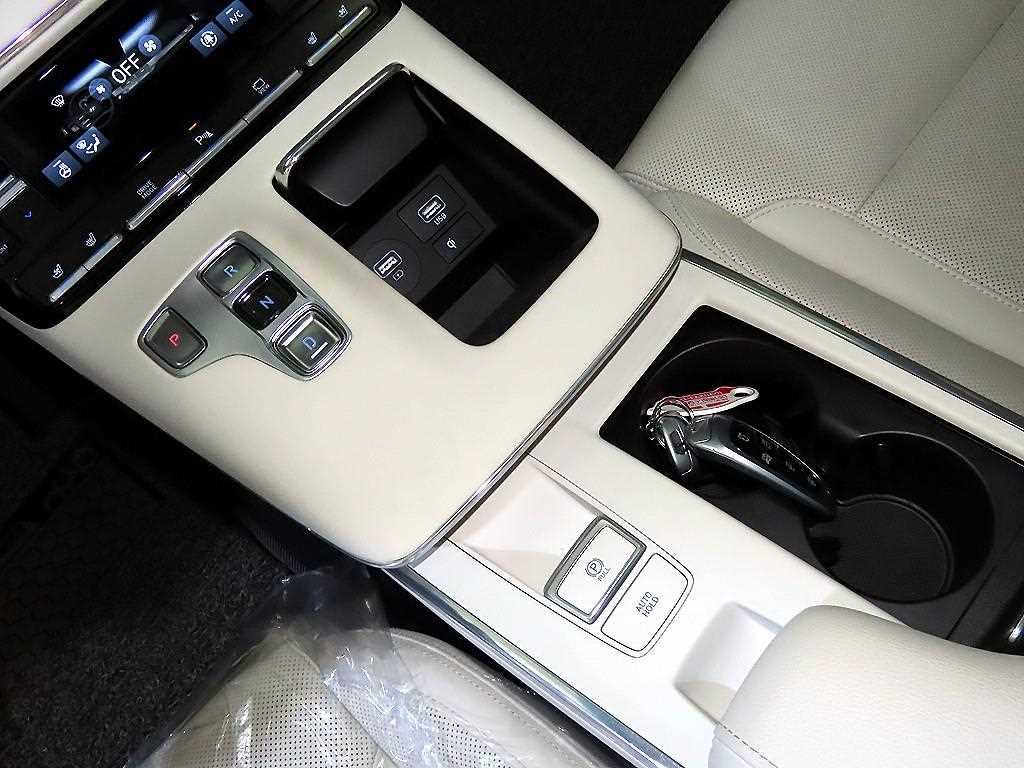 HYUNDAI Grandeur - Vista 12