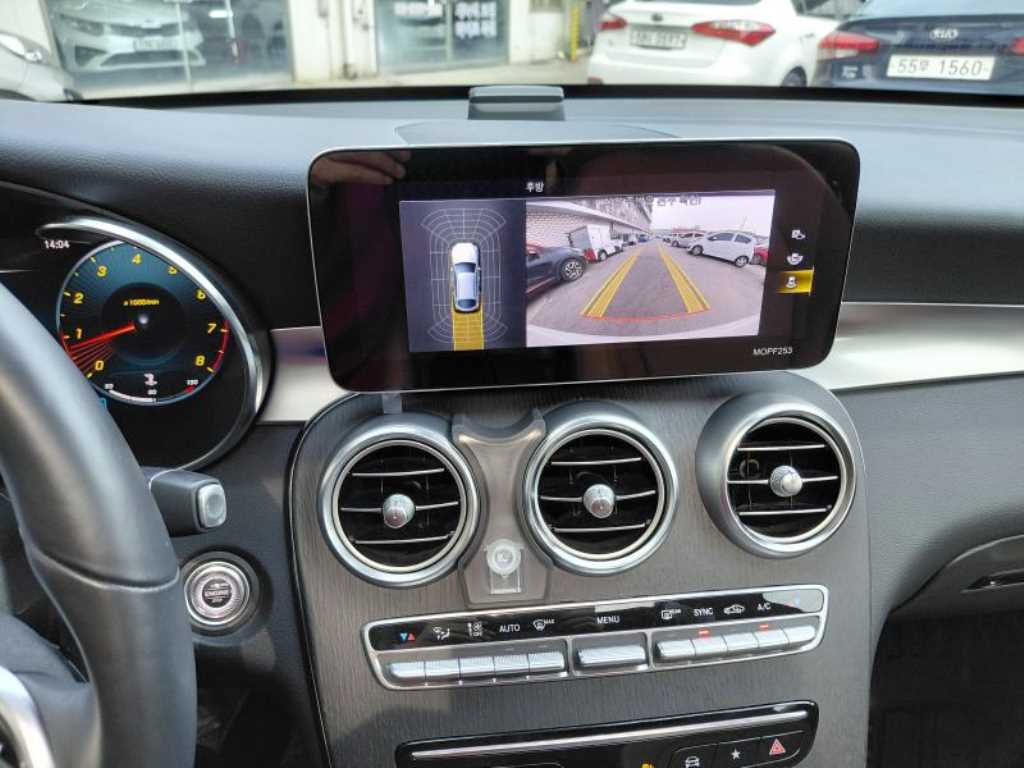 Mercedes Benz GLC Class - Vista 9