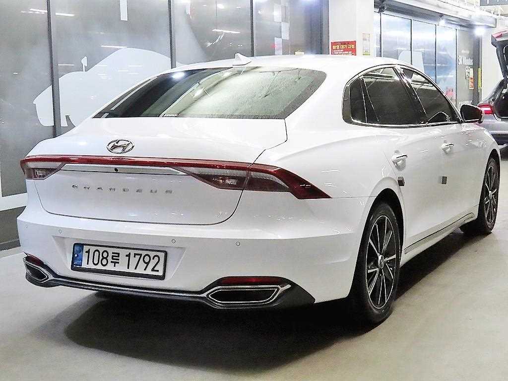 HYUNDAI Grandeur - Vista 5