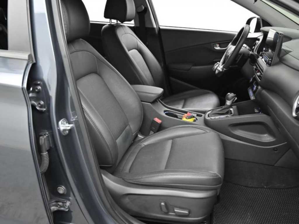 HYUNDAI Kona - Vista 10