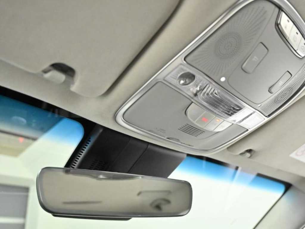 KIA K9 - Vista 9