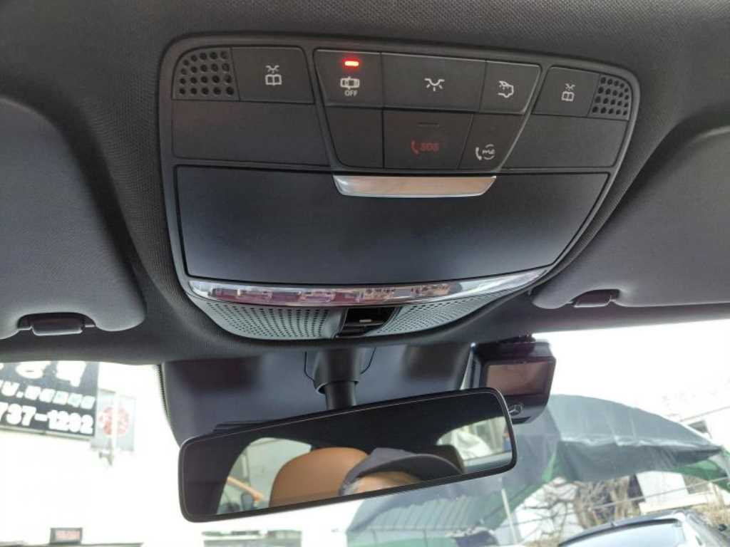 Mercedes Benz GLC Class - Vista 8