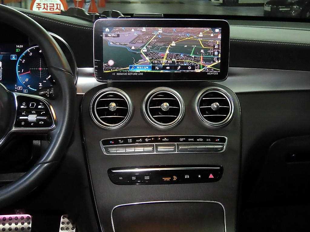 Mercedes Benz GLC Class - Vista 11