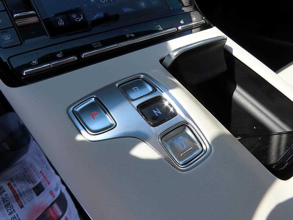 HYUNDAI Grandeur - Vista 11