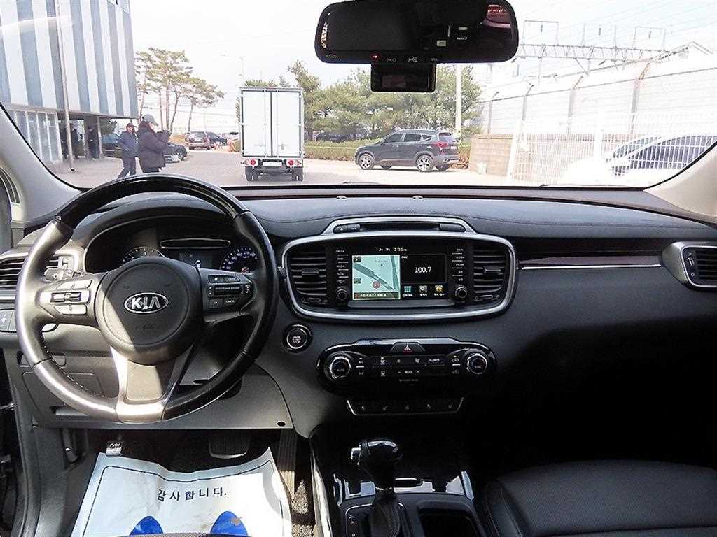 KIA Sorento - Vista 7