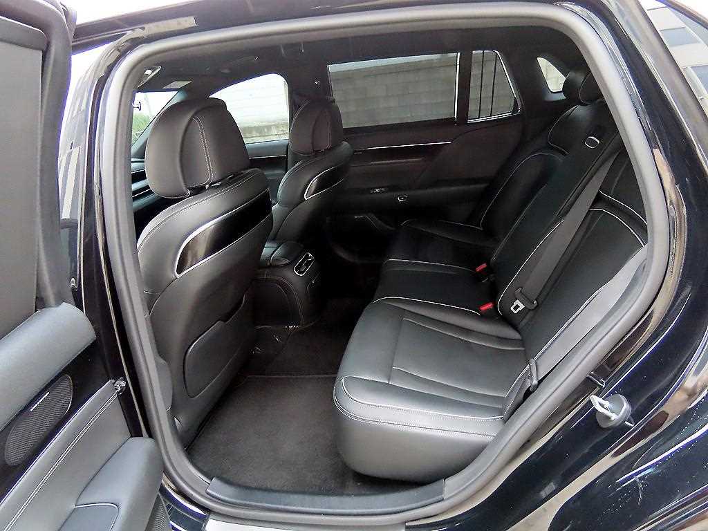 Genesis G90 - Vista 6