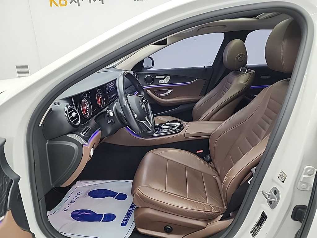 Mercedes Benz E class - Vista 8