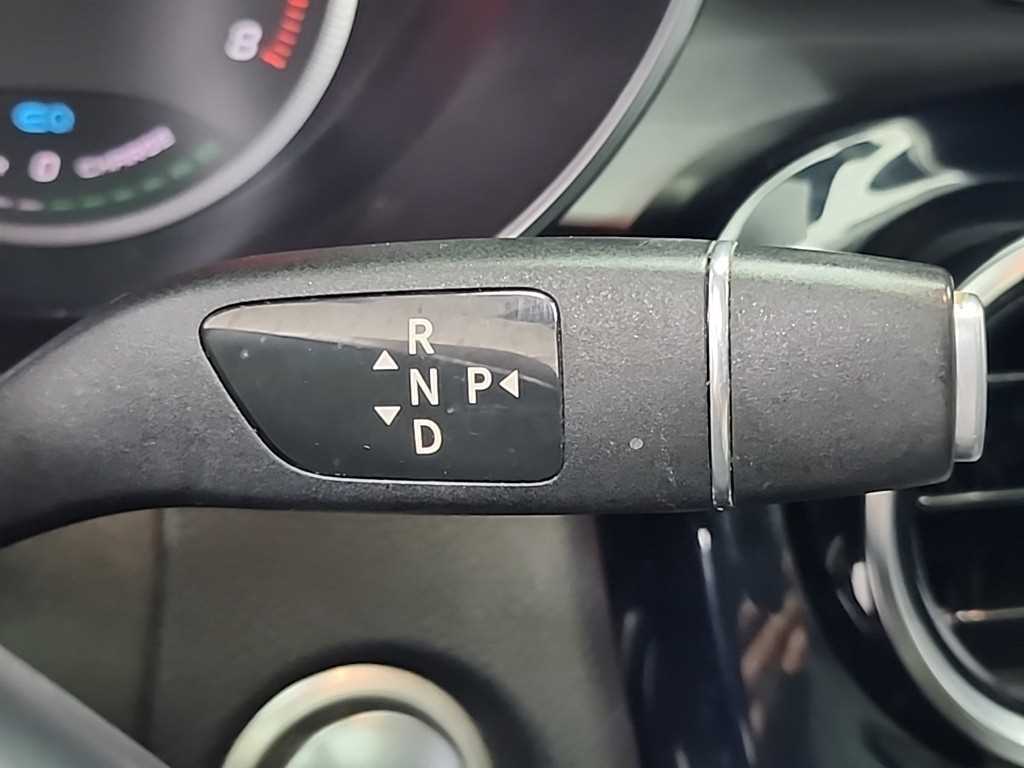 Mercedes Benz GLC Class - Vista 8