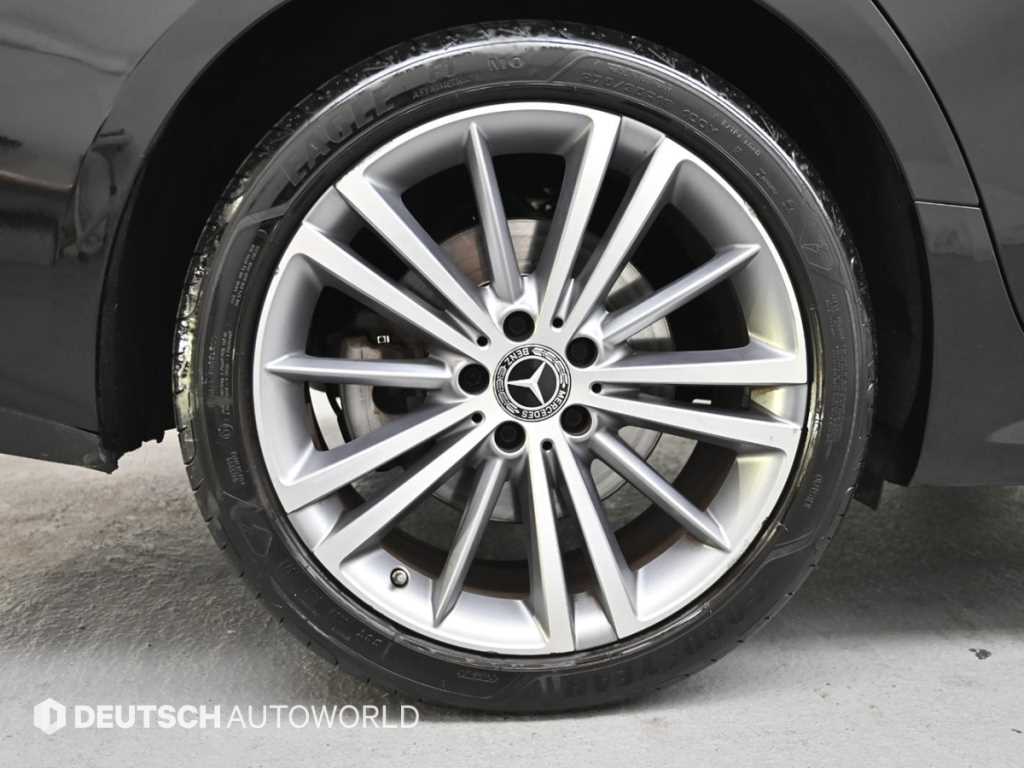 Mercedes Benz CLS Class - Vista 5