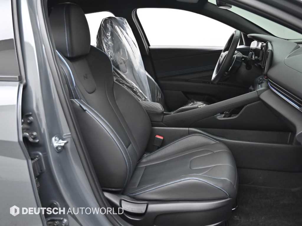 HYUNDAI Avante - Vista 10