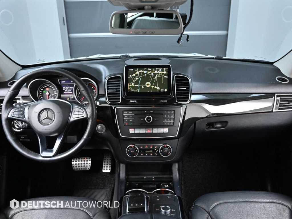 Mercedes Benz GLE Class - Vista 7