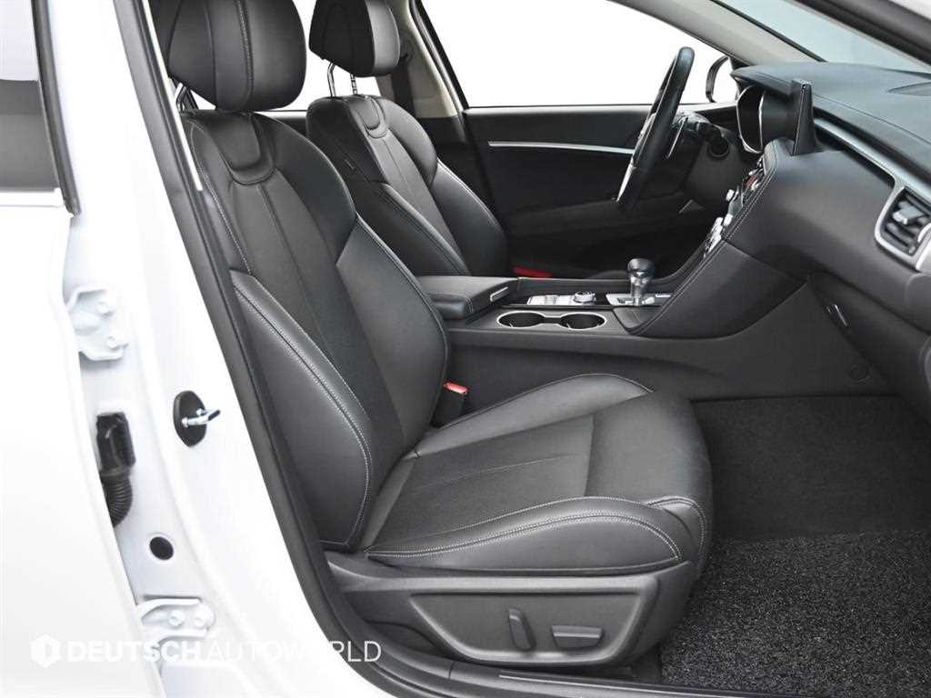 Genesis G70 - Vista 10