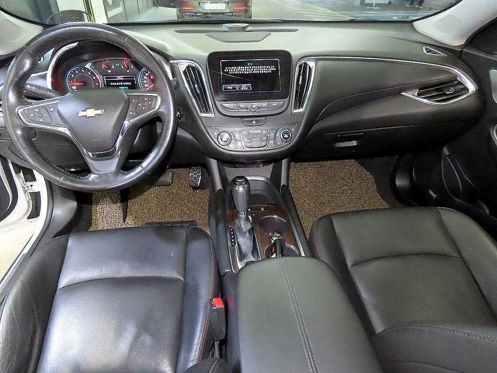 Chevrolet Malibu - Vista 10